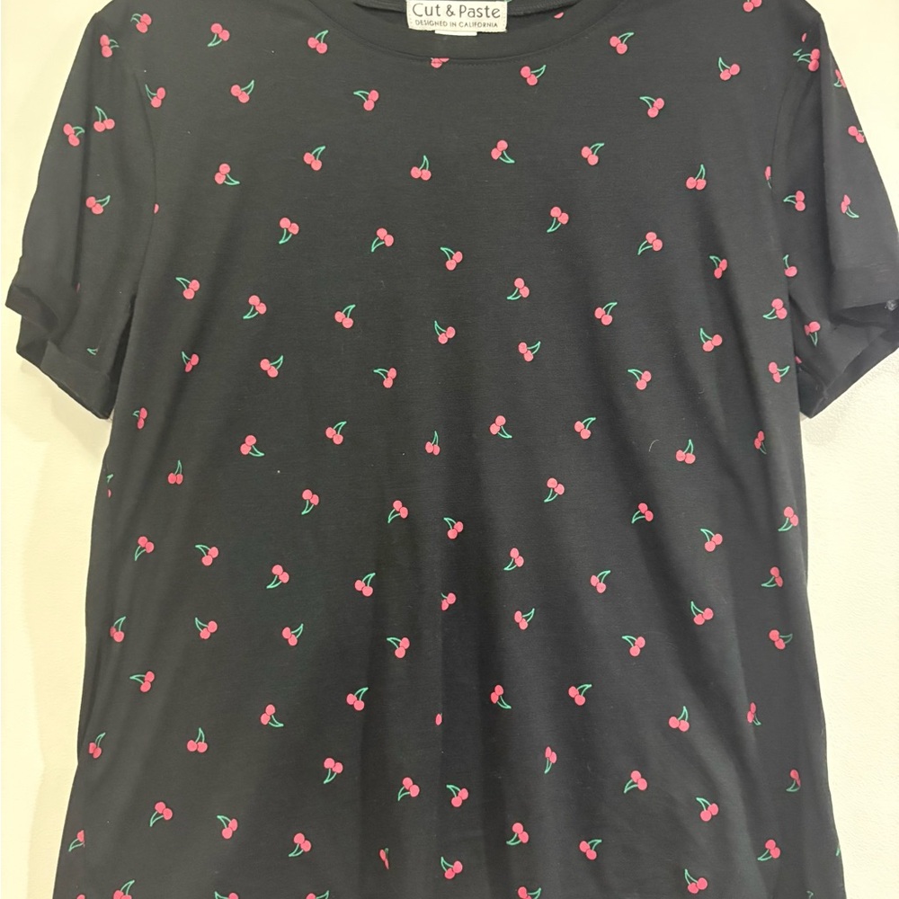 Black Cherry Print Women's Short Sleeve Tee